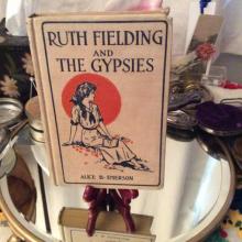 Ruth Fielding and the Gypsies; Or, The Missing Pearl Necklace